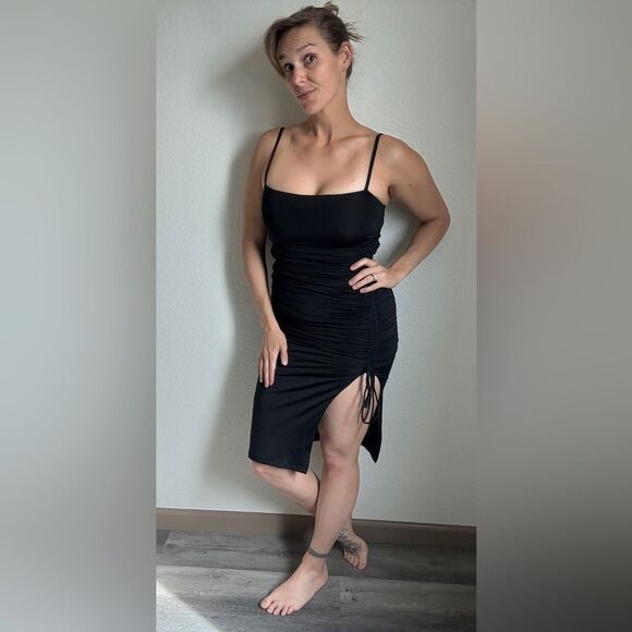 Princess Polly Ruched Slit Dress Black Party 4 US Stretchy - Picture 3 of 12